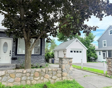 815 Carpenter Place - Photo Thumbnail 1