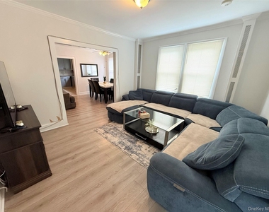 815 Carpenter Place - Photo Thumbnail 4