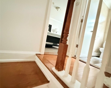815 Carpenter Place - Photo Thumbnail 11
