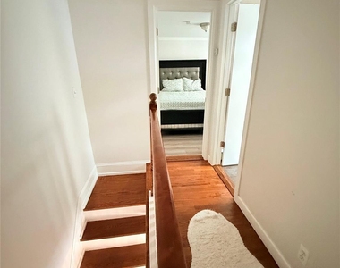 815 Carpenter Place - Photo Thumbnail 12