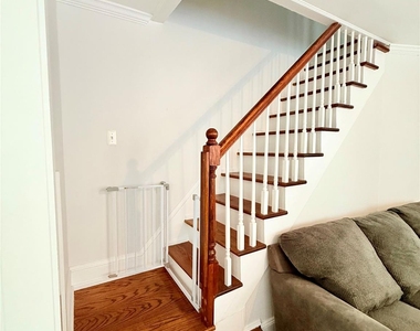 815 Carpenter Place - Photo Thumbnail 9