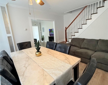 815 Carpenter Place - Photo Thumbnail 6