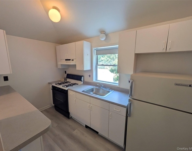 14 Hoover Place - Photo Thumbnail 7