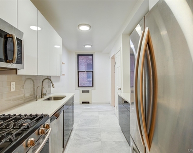 167-10 Crocheron Avenue - Photo Thumbnail 10