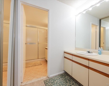 730 W Broadway - Photo Thumbnail 12
