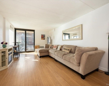 730 W Broadway - Photo Thumbnail 2