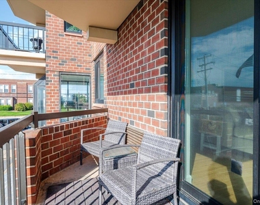 730 W Broadway - Photo Thumbnail 18