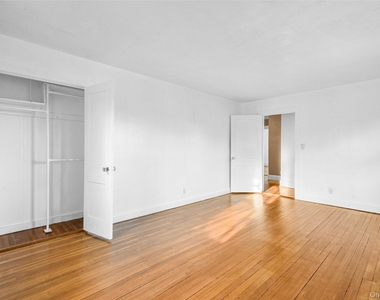310 Palmer Avenue - Photo Thumbnail 10