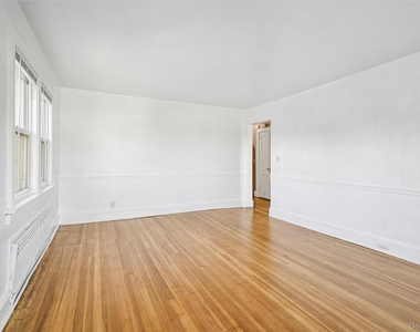 310 Palmer Avenue - Photo Thumbnail 4