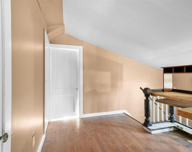310 Palmer Avenue - Photo Thumbnail 16