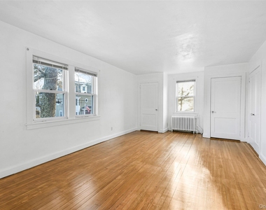 310 Palmer Avenue - Photo Thumbnail 9