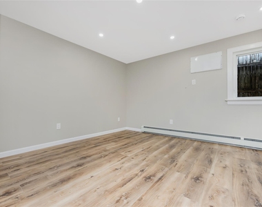 29 Tyler Street - Photo Thumbnail 4