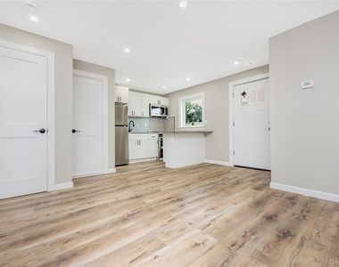 29 Tyler Street - Photo Thumbnail 6