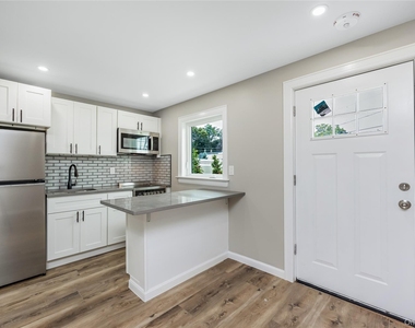 29 Tyler Street - Photo Thumbnail 3