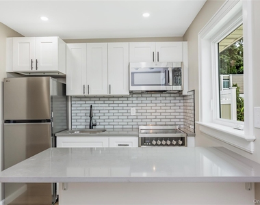 29 Tyler Street - Photo Thumbnail 2