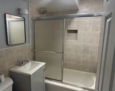 137 Woodlawn Avenue - Photo Thumbnail 4