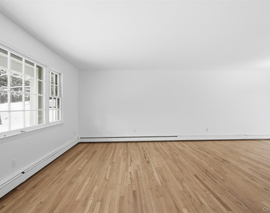 1618 Morningview Drive - Photo Thumbnail 3