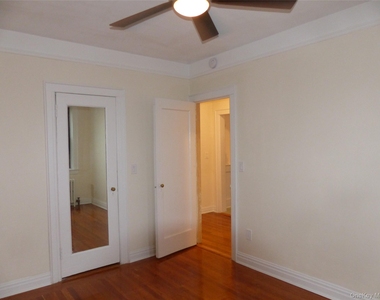 222 Seventh Street - Photo Thumbnail 7