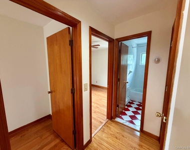 110 Baron De Hirsch Road - Photo Thumbnail 14