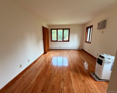 110 Baron De Hirsch Road - Photo Thumbnail 13
