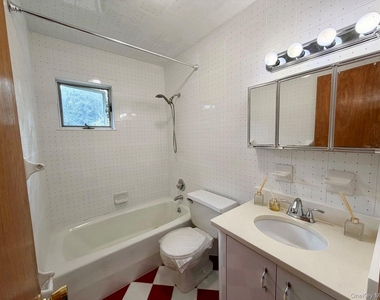 110 Baron De Hirsch Road - Photo Thumbnail 15