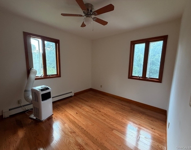 110 Baron De Hirsch Road - Photo Thumbnail 12