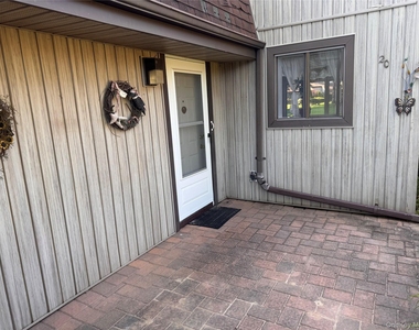 20 Strathmore Gate Drive - Photo Thumbnail 2