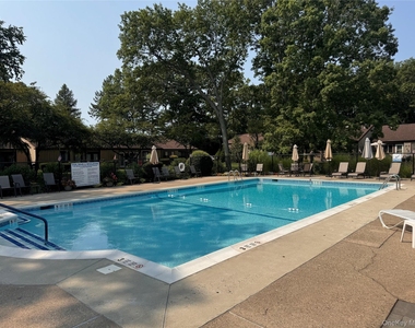 20 Strathmore Gate Drive - Photo Thumbnail 16