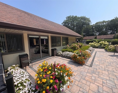 20 Strathmore Gate Drive - Photo Thumbnail 19