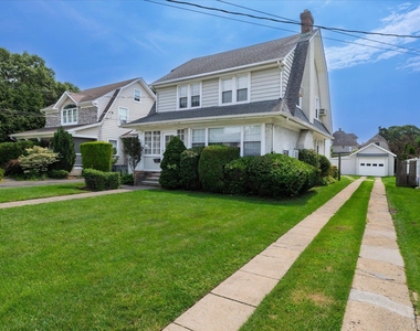 66 Reid Avenue - Photo Thumbnail 1