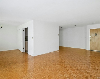 500 Central Park Avenue - Photo Thumbnail 4