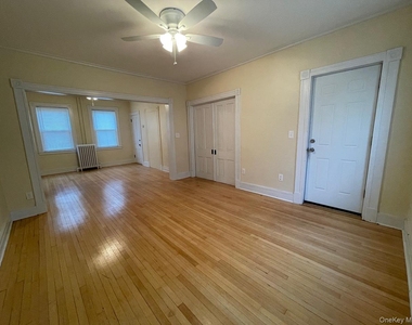 22 Cozzens Avenue - Photo Thumbnail 6