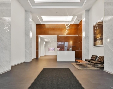 4 Martine Avenue - Photo Thumbnail 1