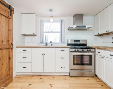 1392 Kings Highway - Photo Thumbnail 10