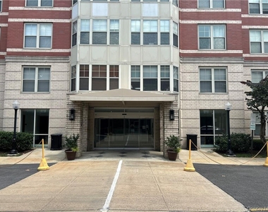300 Mamaroneck Avenue - Photo Thumbnail 1