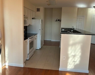 300 Mamaroneck Avenue - Photo Thumbnail 5