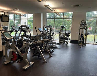 300 Mamaroneck Avenue - Photo Thumbnail 16