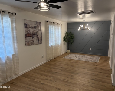 905 Balltown Road - Photo Thumbnail 3