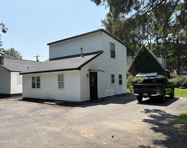 905 Balltown Road - Photo Thumbnail 1