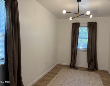 905 Balltown Road - Photo Thumbnail 10