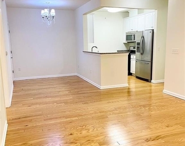 544 E Celebration Way - Photo Thumbnail 6