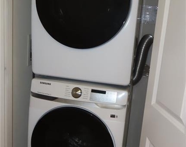 544 E Celebration Way - Photo Thumbnail 16