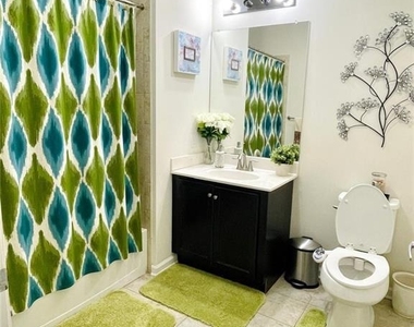 544 E Celebration Way - Photo Thumbnail 15