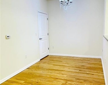 544 E Celebration Way - Photo Thumbnail 13