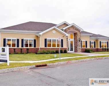 544 E Celebration Way - Photo Thumbnail 21