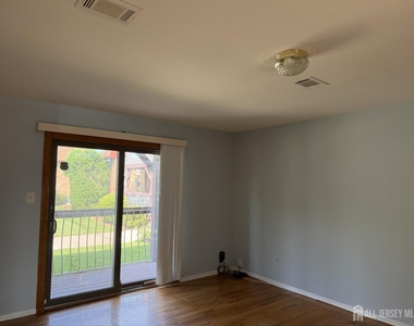 1105 N Oaks Boulevard - Photo Thumbnail 19
