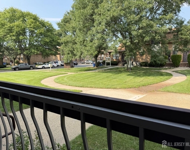 1105 N Oaks Boulevard - Photo Thumbnail 22