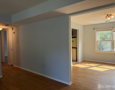 1105 N Oaks Boulevard - Photo Thumbnail 13