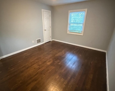 43 Crampton Avenue - Photo Thumbnail 8