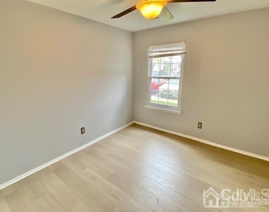 3001 Lighthouse Lane - Photo Thumbnail 16